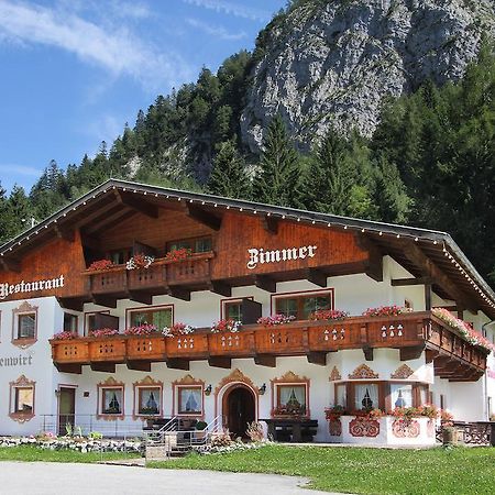 Апартаменты Baerenwirt Миттенвальд Экстерьер фото